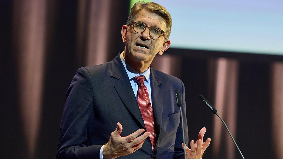 Kulturstaatsminister Wolfram Weimer hat erst am Donnerstag erklärt, seine Firmenbeteiligung an einen Treuhänder zu übertragen.