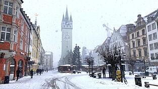 Der Deutsche Wetterdienst warnt vor Glatteis in der Region Straubing.