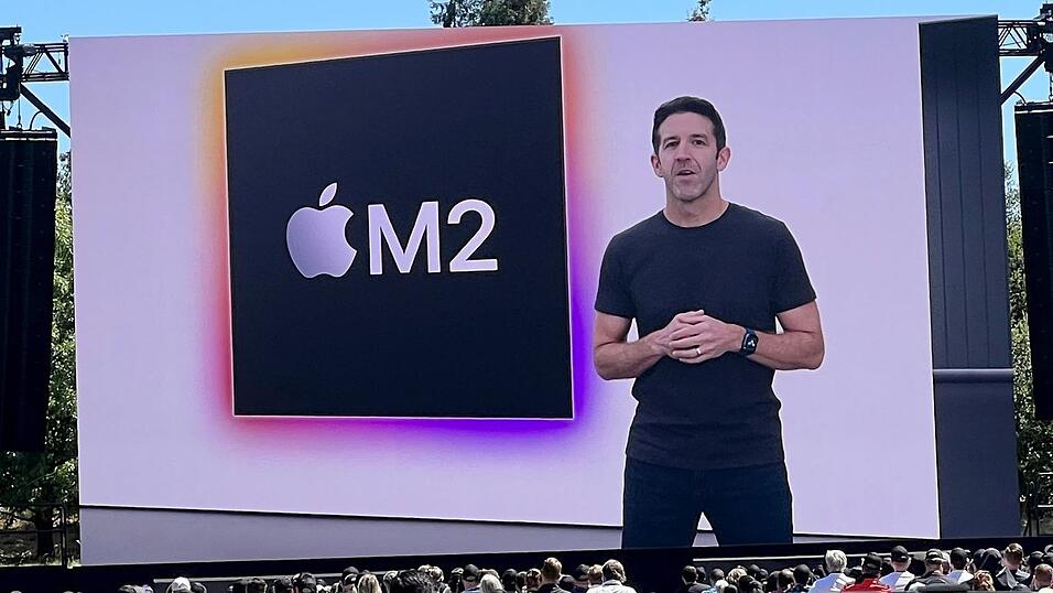 In früheren Jahren stellte John Ternus auch neue hauseigene Chips von Apple vor. (Archivbild) In früheren Jahren stellte John Ternus auch neue hauseigene Chips von Apple vor. (Archivbild)