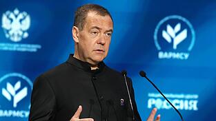 Der Vizechef des russischen nationalen Sicherheitsrates, Dmitri Medwedew, bringt als Reaktion auf die Sanktionen gegen Moskau direkte Angriffe auf deutsche R&uuml;stungsbetriebe ins Spiel. (Archivbild)
