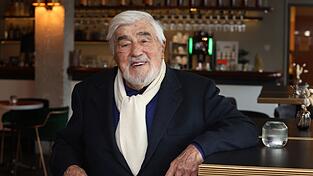 Mario Adorf ist seit 1985 in zweiter Ehe mit Monique Faye verheiratet. (Archivbild)