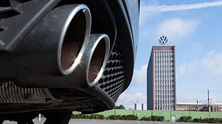 Mehr als zehn Jahre nach dem Auffliegen des Dieselskandals bei VW sind die Gerichtsverfahren längst nicht abgeschlossen. (Archivbild) Mehr als zehn Jahre nach dem Auffliegen des Dieselskandals bei VW sind die Gerichtsverfahren längst nicht abgeschlossen. (Archivbild)
