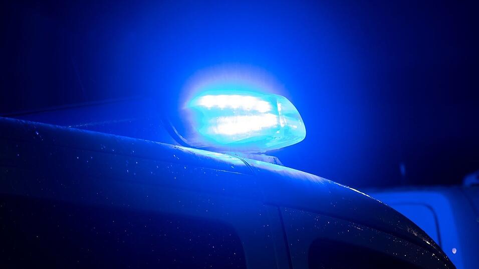 Die Aschaffenburger Justizvollzugsanstalt hat der Polizei Bescheid gegeben. (Symbolbild)