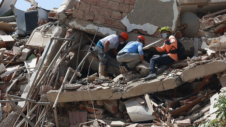 Die Suche nach Versch&uuml;tteten unter den Tr&uuml;mmern nach dem schweren Doppelbeben in Venezuela geht unerm&uuml;dlich weiter.