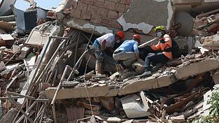 Die Suche nach Versch&uuml;tteten unter den Tr&uuml;mmern nach dem schweren Doppelbeben in Venezuela geht unerm&uuml;dlich weiter.