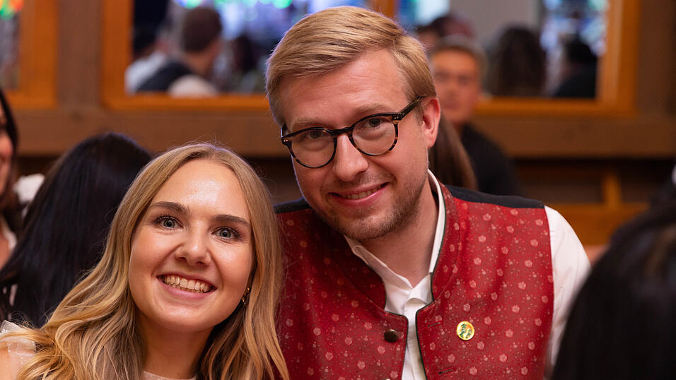 Die Partybilder vom Samstag, 8. August, aus dem Festzelt Krönner. Die Partybilder vom Samstag, 8. August, aus dem Festzelt Krönner.