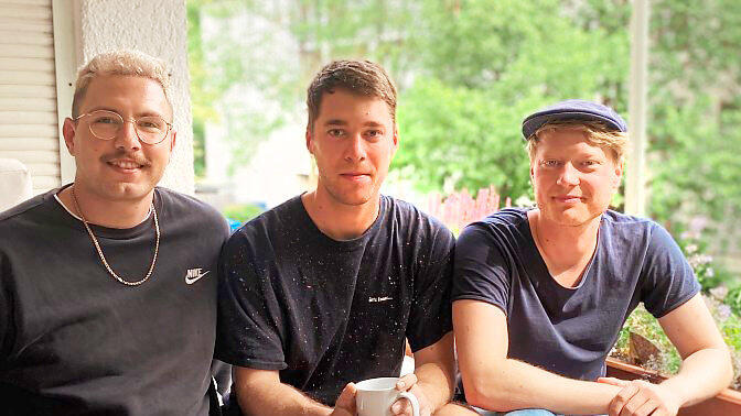 Für Simon Ganslmeier (r.) und seine Spezl gibt's kein Feierabendbier im Englischen Garten. Für Simon Ganslmeier (r.) und seine Spezl gibt's kein Feierabendbier im Englischen Garten.