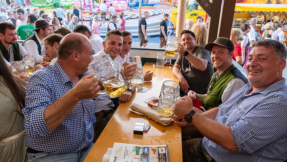 Die Partybilder vom Montag, 14. August 2023, aus dem Festzelt Nothaft. Die Partybilder vom Montag, 14. August 2023, aus dem Festzelt Nothaft.