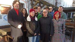 Die Stadtratskandidaten: (v.l.) Dennis Sch&ouml;tz , Monika Weber, Stefanie Heiland, Ignaz Pfisterer( gr&uuml;ne Jacke) , Philipp Gra&szlig;l (hinten), Nicole M&auml;rcz, Johann Muggenthaler (mit Hut) , Klaus-Dieter Neumann ( hinten ), Silvia Mizrak und Torsten Zankl.