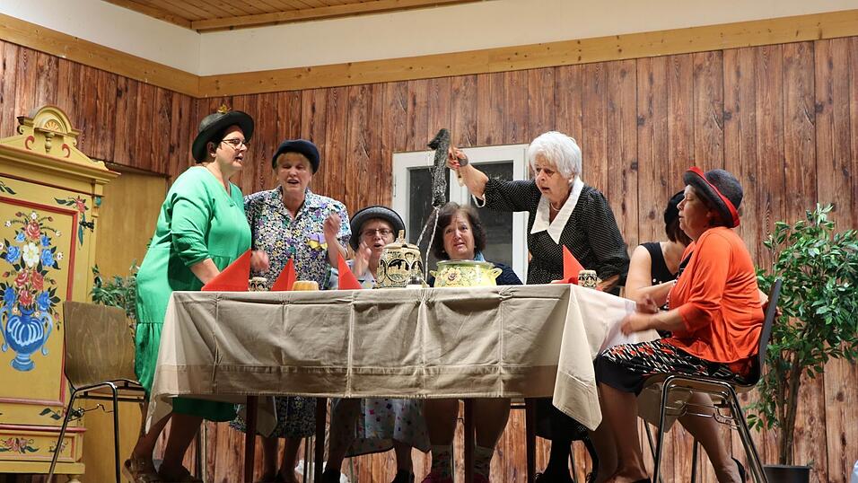 'Die Bowle' sorgte bei der Auflösung am Ende für viel Applaus und Lacher im Saal.