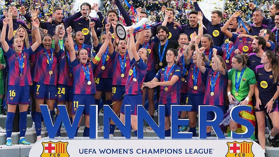 Barcelona Frauen feiern ihren Champions-League-Erfolg in Oslo. Barcelona Frauen feiern ihren Champions-League-Erfolg in Oslo.