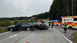 Drei Autos waren an dem Unfall beteiligt.