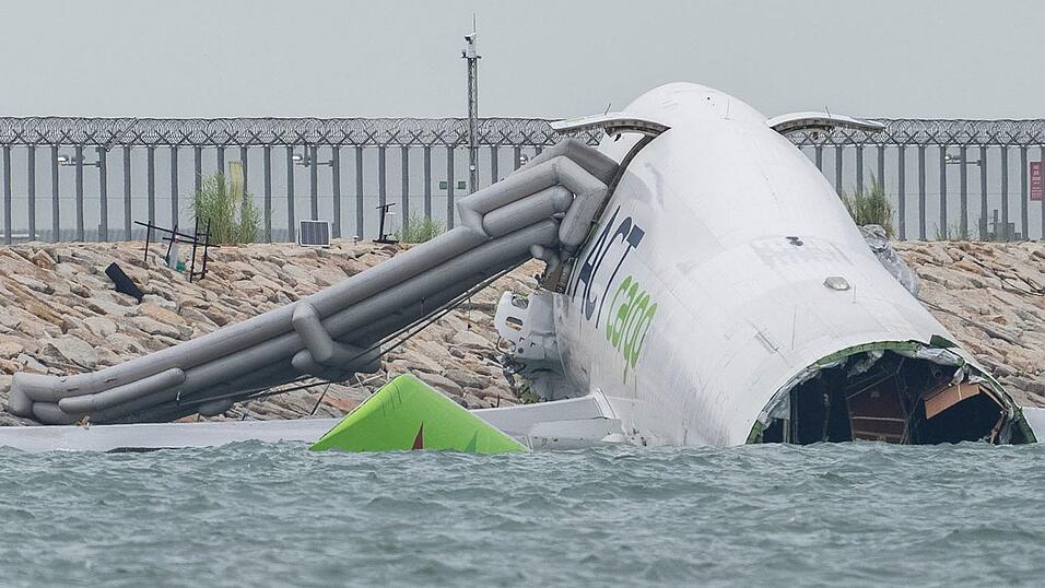 Die Maschine kam aus Dubai.