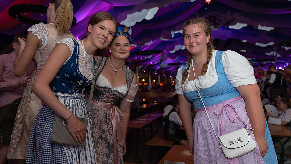 Die Partybilder vom Donnerstag, 17. August 2023, aus dem Festzelt Reisinger. Die Partybilder vom Donnerstag, 17. August 2023, aus dem Festzelt Reisinger.