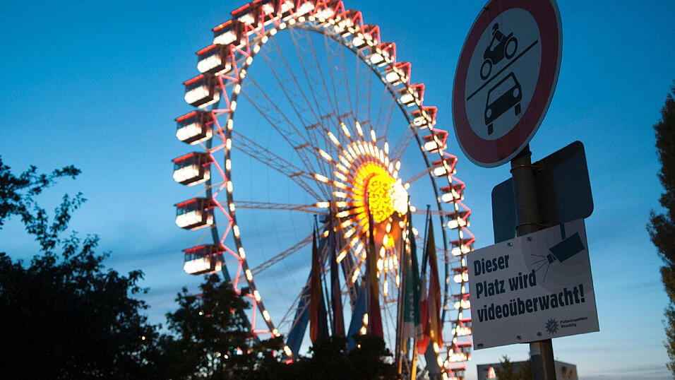 Am Rande des Straubinger Volksfestes soll am Abend des 7. August eine 20-J&auml;hrige sexuell bel&auml;stigt worden sein. (Symbolbild)