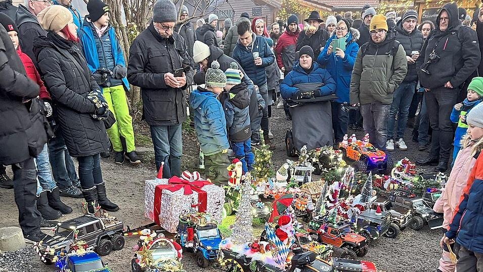 Unz&auml;hlige Fotos und Selfies wurden mit den Autos gemacht.