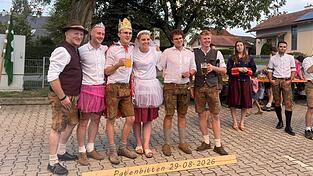 Die Patenschaft zwischen der KLJB Haidlfing und der KLJB Zeholfing ist besiegelt. Die Patenschaft zwischen der KLJB Haidlfing und der KLJB Zeholfing ist besiegelt.