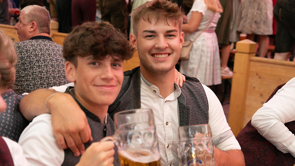 Die Partybilder vom Samstag, 16. August, aus dem Festzelt Reisinger. Die Partybilder vom Samstag, 16. August, aus dem Festzelt Reisinger.