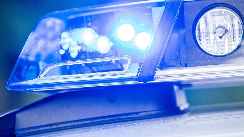 Bei dem Unfall wurden 5 Personen verletzt. (Symbolbild) Bei dem Unfall wurden 5 Personen verletzt. (Symbolbild)