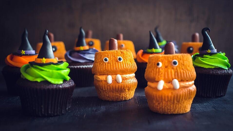 Cupcakes gehen an Halloween eigentlich immer. Sie lassen sich wunderbar verzieren.