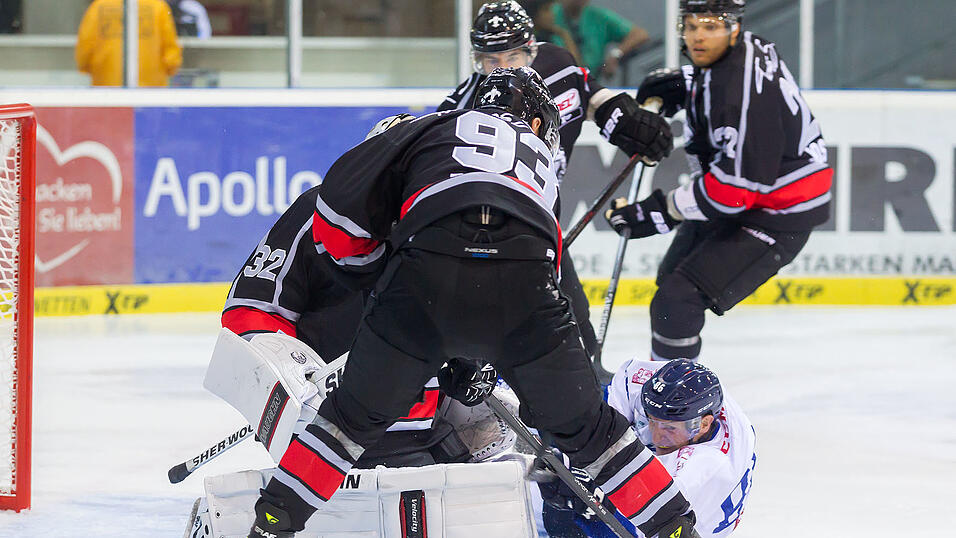 Nach dem knappen 5:4 Sieg gegen Nürnberg treffen die Kroaten im Finale am Sonntag auf die Augsburger Bezwinger der anderen Tigers. (Fotos: Harry Schindler) Nach dem knappen 5:4 Sieg gegen Nürnberg treffen die Kroaten im Finale am Sonntag auf die Augsburger Bezwinger der anderen Tigers. (Fotos: Harry Schindler)