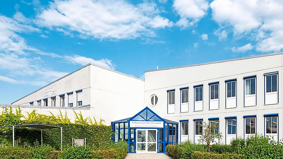 Nach fast 100 Jahren schließt die Fleischerschule in der Straubinger Straße in Landshut. Künftig könnten die Hauswirtschafterinnen die Räume nutzen. Nach fast 100 Jahren schließt die Fleischerschule in der Straubinger Straße in Landshut. Künftig könnten die Hauswirtschafterinnen die Räume nutzen.