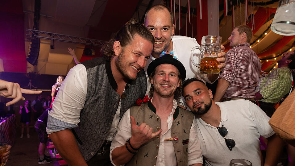 Die Partybilder vom Samstag, 19. August 2023, aus dem Festzelt Greindl. Die Partybilder vom Samstag, 19. August 2023, aus dem Festzelt Greindl.