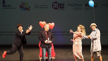 This Maag (links), Spektakel-Macher Martin Hilz (2.v.l.), Samantha G. und Mr. Vita