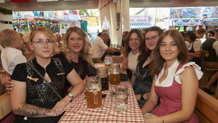 Die Partybilder vom Mittwoch, 12. August, aus dem Festzelt Lechner. Die Partybilder vom Mittwoch, 12. August, aus dem Festzelt Lechner.