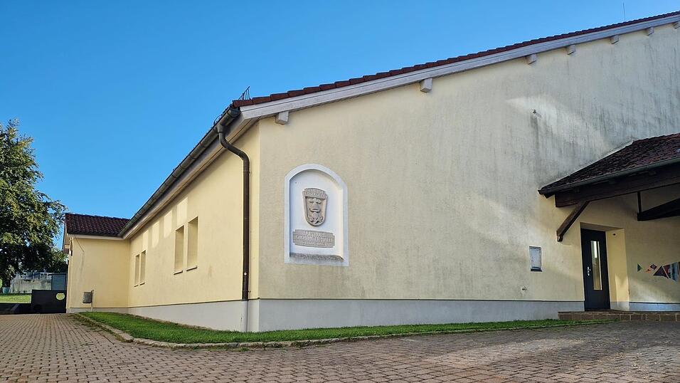 Die Arthur-Loichinger-Halle in Egglkofen wird ein SOS-Punkt.