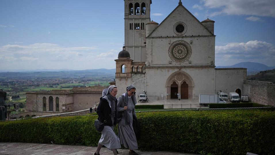 Der Heilige Franz von Assisi ruht in der Basilika San Francesco. (Archivbild)