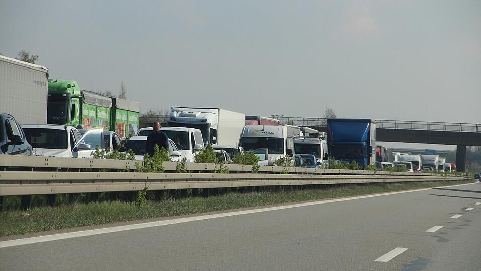 Auf der A92 kam es zu einem Auffahrunfall mit Folgen. Schnell bildete sich ein kilometerlanger Stau.&nbsp;