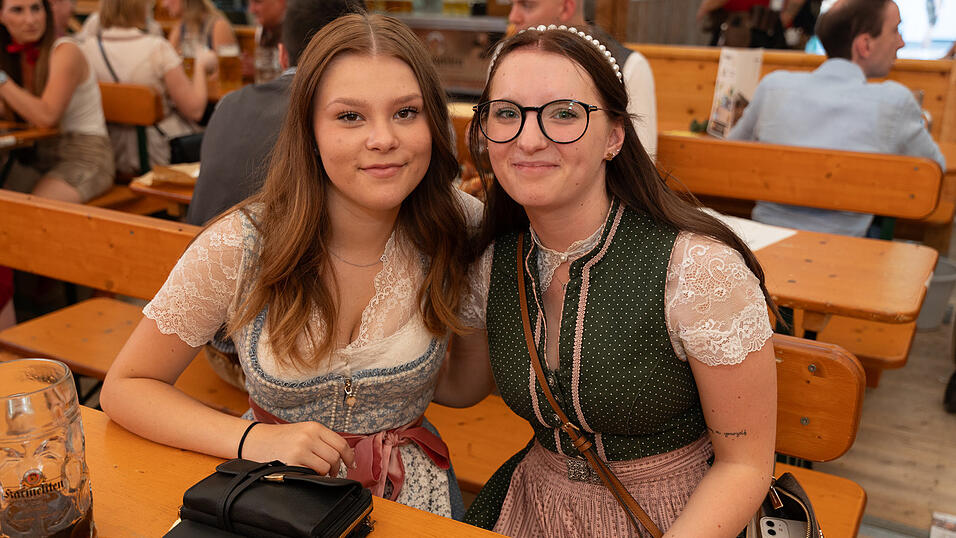 Die Partybilder vom Donnerstag, 17. August 2023, aus dem Festzelt Nothaft. Die Partybilder vom Donnerstag, 17. August 2023, aus dem Festzelt Nothaft.