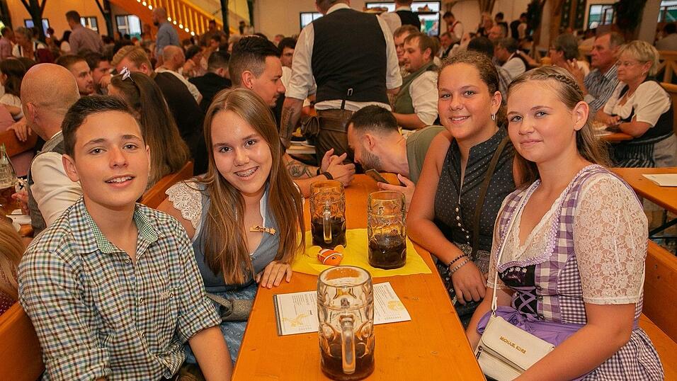 Die Partybilder von Donnerstag, 18. August 2022, aus dem Festzelt Nothaft.
