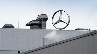 In Ludwigsfelde stellen rund 2.000 Beschäftigte Sprinter mit offenen Baumustern her. (Archivbild)