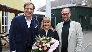 Zweckverbandsvorsitzender Dr. Thomas Pröckl, die zukünftige Intendantin Astrid Großgasteiger sowie Geschäftsführer Konrad Krukowski (von links nach rechts).