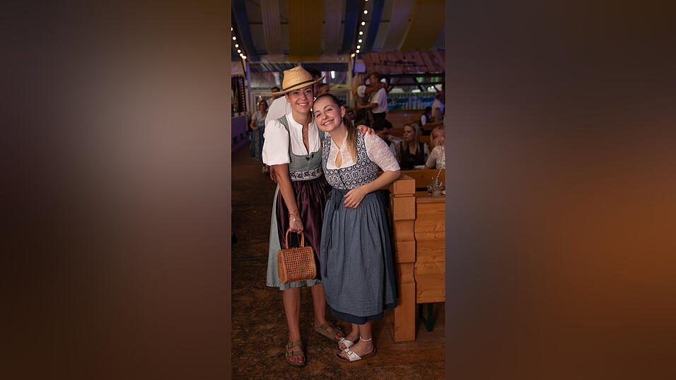 Die Partybilder vom Donnerstag, 14. August, aus dem Festzelt Reisinger. Die Partybilder vom Donnerstag, 14. August, aus dem Festzelt Reisinger.