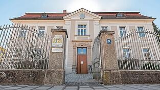 Keine Milde für den Po-Grapscher vom Showtanzfestival: Am Amtsgericht Erding kassierte der 32-Jährige die Quittung für seinen Übergriff - auch der Versuch einer Berufung vor dem Landgericht schlug nun fehl. Keine Milde für den Po-Grapscher vom Showtanzfestival: Am Amtsgericht Erding kassierte der 32-Jährige die Quittung für seinen Übergriff - auch der Versuch einer Berufung vor dem Landgericht schlug nun fehl.
