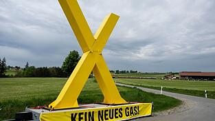 Viele Bewohner und Umweltschützer sind gegen die Bohrung nach Erdgas unweit des Ammersees. Trotzdem scheint es nun bald loszugehen. (Archivbild)