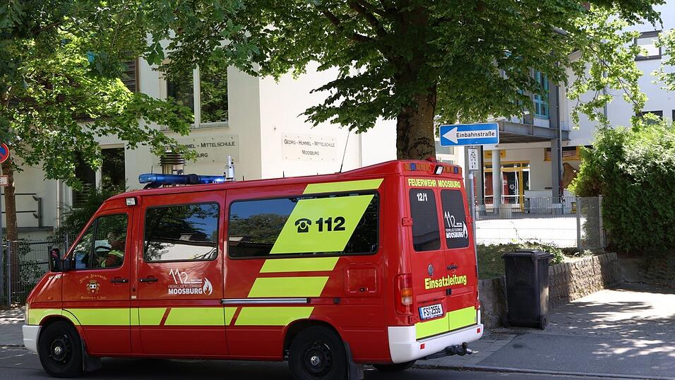 Am Dienstagnachmittag konnte die Feuerwehr schnell wieder vom Areal Grundschule Nord/Mittelschule abr&uuml;cken.