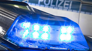 Beim Abbiegen beschleunigte die Frau nach Zeugenangaben pl&ouml;tzlich stark und verlor die Kontrolle &uuml;ber ihr Motorrad. (Symbolbild)