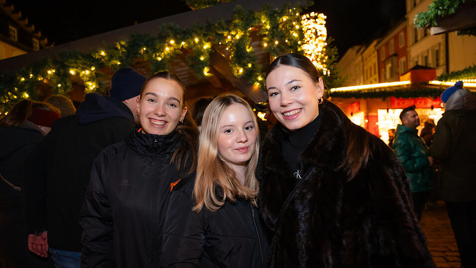 Einblicke in den Straubinger Christkindlmarkt. Einblicke in den Straubinger Christkindlmarkt.