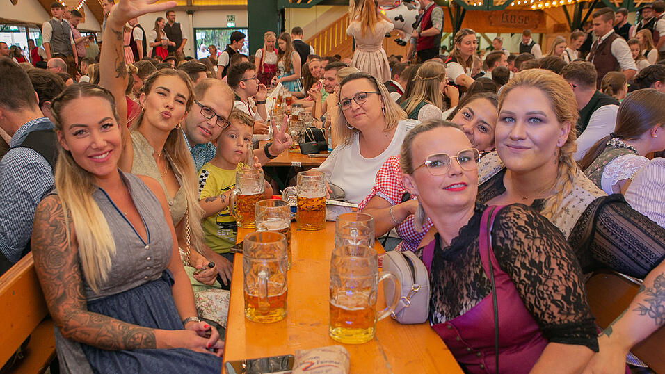 Die Partybilder von Freitag, 19. August 2022, aus dem Festzelt Nothaft.