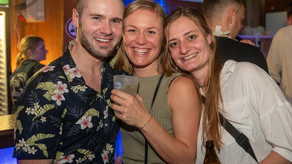 Die besten Bilder vom Samstag zeigen Tanzen und jede Menge Spaß. Die besten Bilder vom Samstag zeigen Tanzen und jede Menge Spaß.