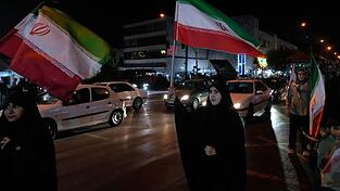 Die Führung im Iran kontert Trumps verbale Drohungen. Die Führung im Iran kontert Trumps verbale Drohungen.