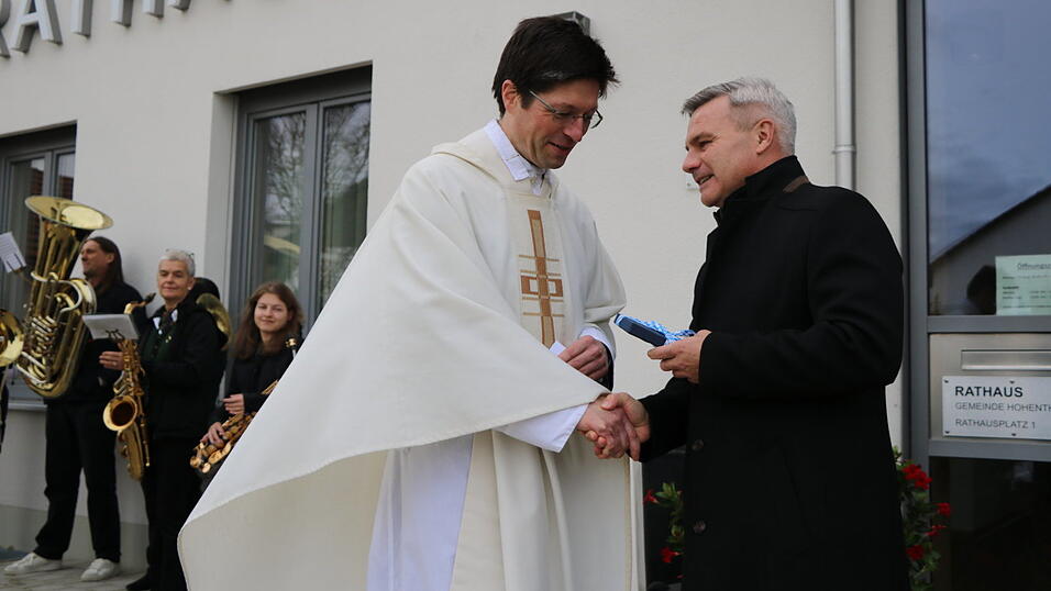 Landrat Peter Dreier bittet um eine segensreiche Zusammenarbeit.