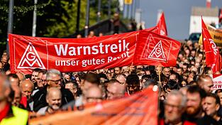 Protest gegen den Sparkurs bei Mercedes-Benz. (Archivbild) Protest gegen den Sparkurs bei Mercedes-Benz. (Archivbild)