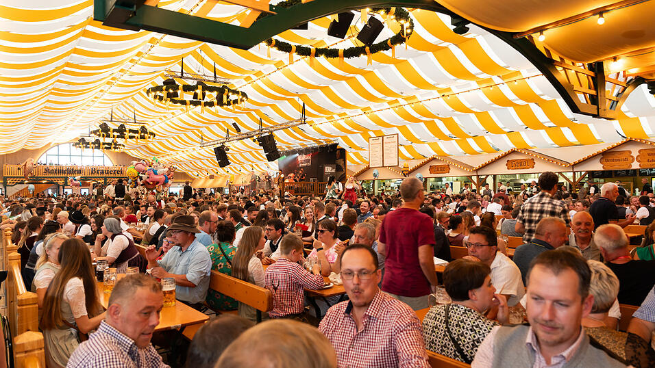 Die Partybilder vom Samstag, 17. August, aus dem Festzelt Nothaft. Die Partybilder vom Samstag, 17. August, aus dem Festzelt Nothaft.