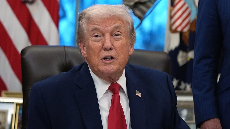 US-Präsident Donald Trump reichte die Klage formal als Privatmann ein. US-Präsident Donald Trump reichte die Klage formal als Privatmann ein.