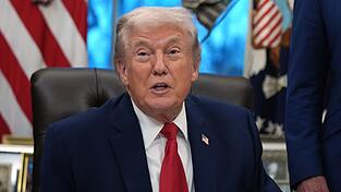 US-Präsident Donald Trump reichte die Klage formal als Privatmann ein. US-Präsident Donald Trump reichte die Klage formal als Privatmann ein.